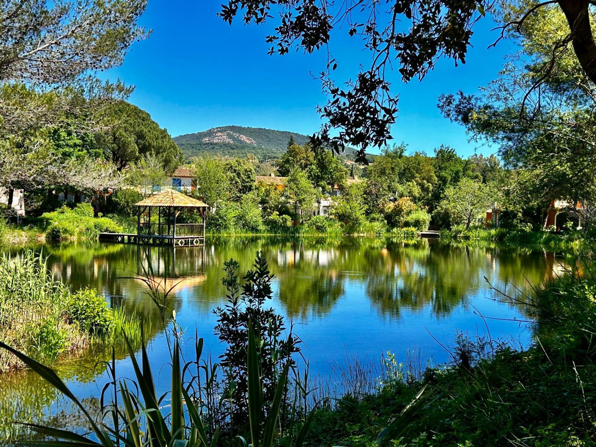 Les Restanques Vue Mer Roses 1070 Rez De Jardin Grimaud Ngoại thất bức ảnh